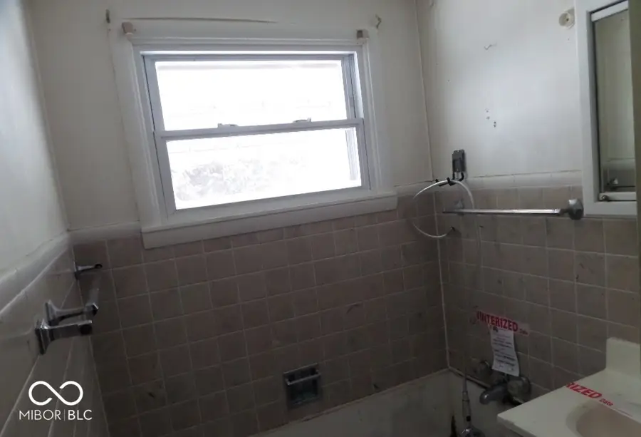 2200 W Memorial Drive, Muncie, IN 47302 - #3