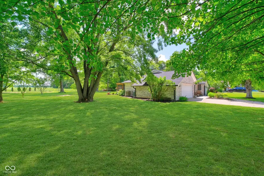 1492 Woodscliff Drive, Anderson, IN 46012 - #2