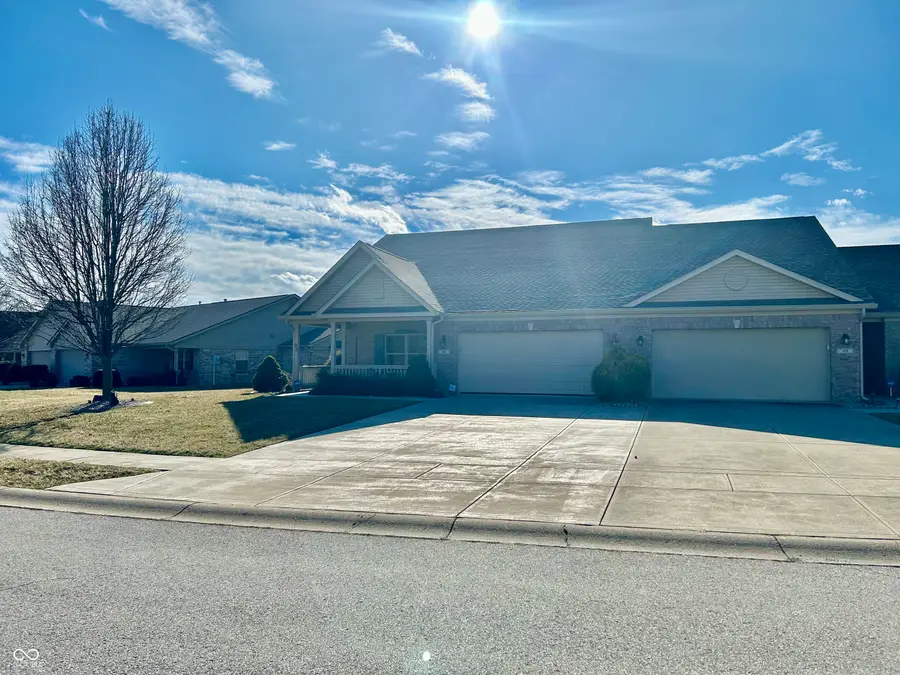 98 E Wind Chime Circle, Greenwood, IN 46143 - #2