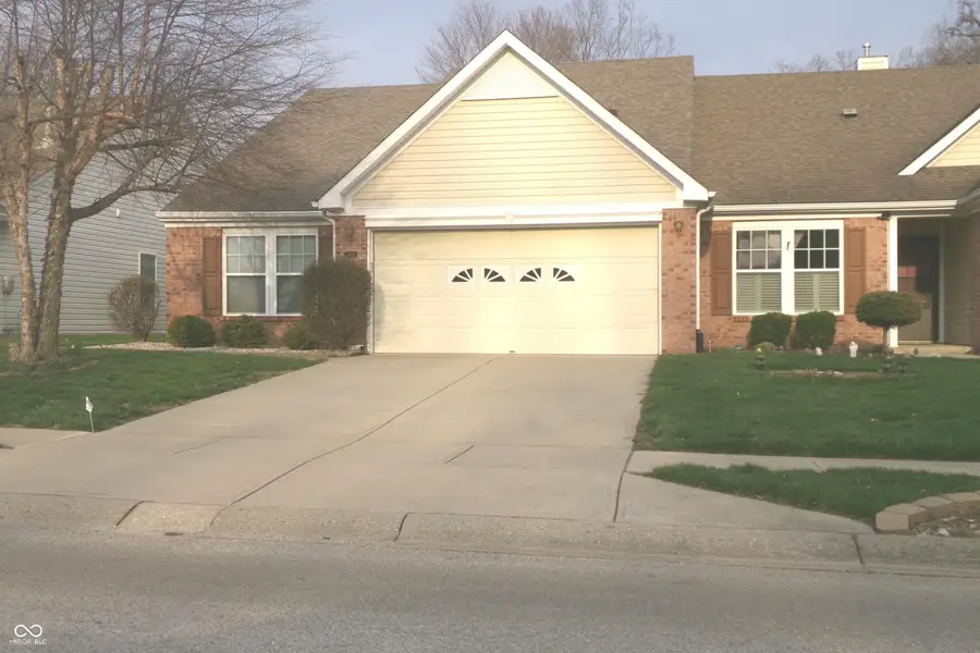 7451 Oak Knoll Drive, Indianapolis, IN 46217 - #2