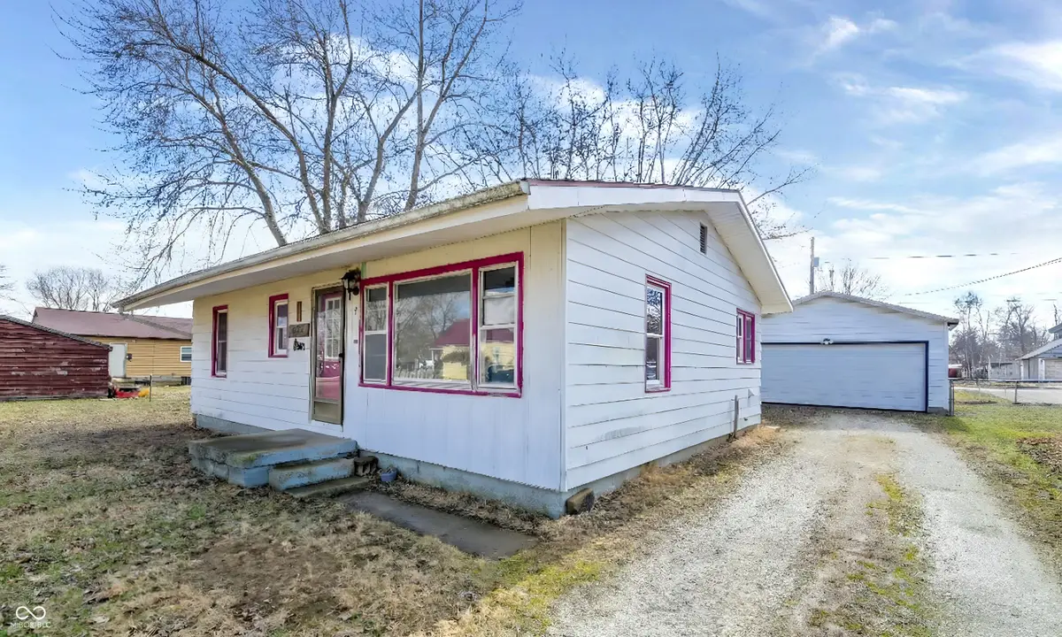 605 W 10th Street, Jonesboro, IN 46938 - #1