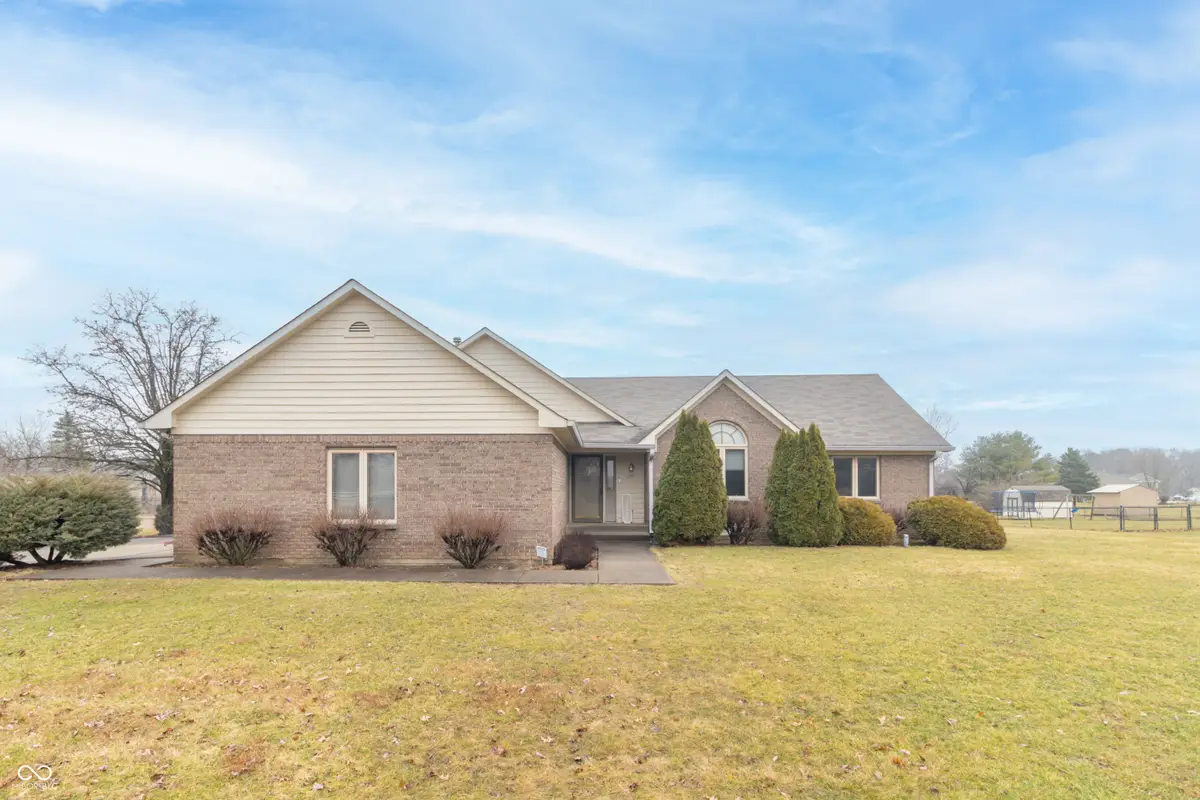 385 N Summerfield Drive, Greenfield, IN 46140 - #1