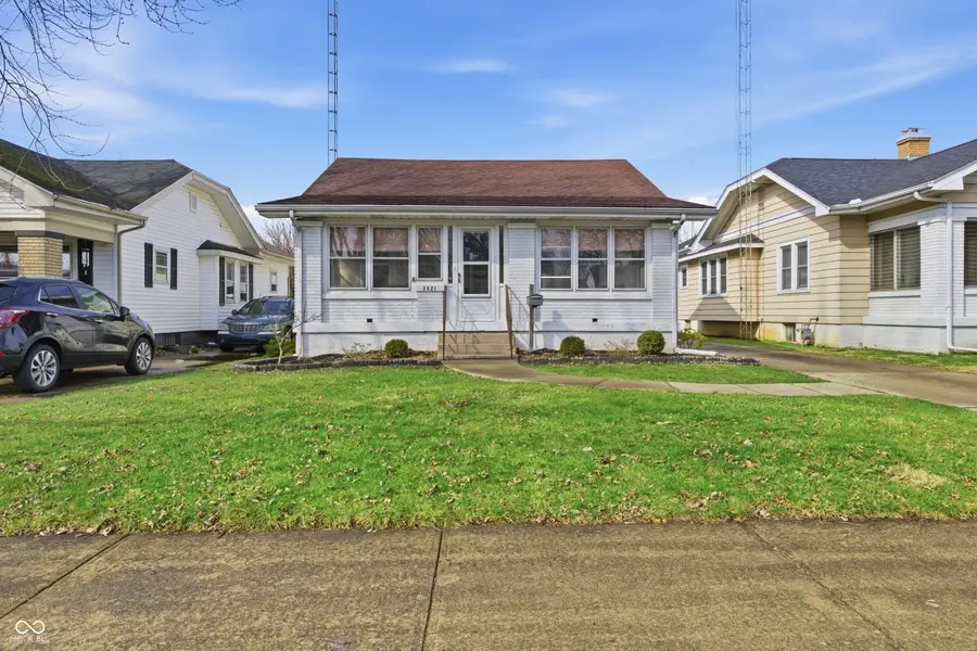 2921 Iowa Avenue, Connersville, IN 47331 - #3