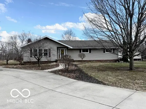 1301 N Maple Street, Veedersburg, IN 47987