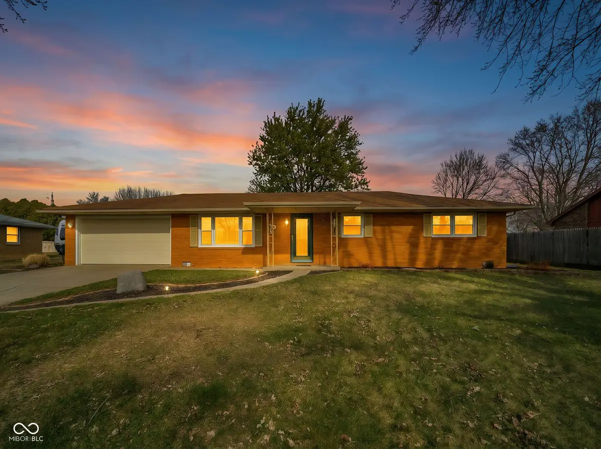 228 E 600 N, Alexandria, IN 46001 - #1