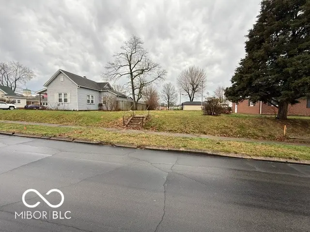 323 E Kruzan Street, Brazil, IN 47834 - #1