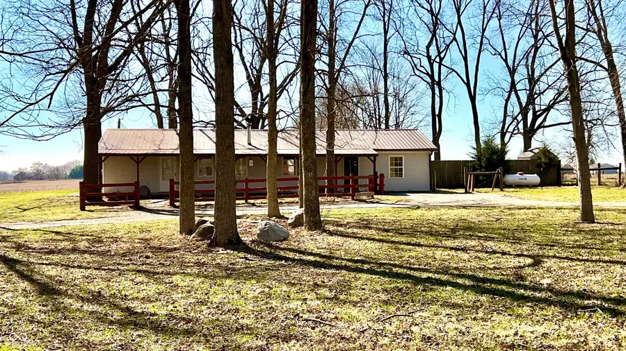 10517 N Barnard Road, Pendleton, IN 46064 - #2