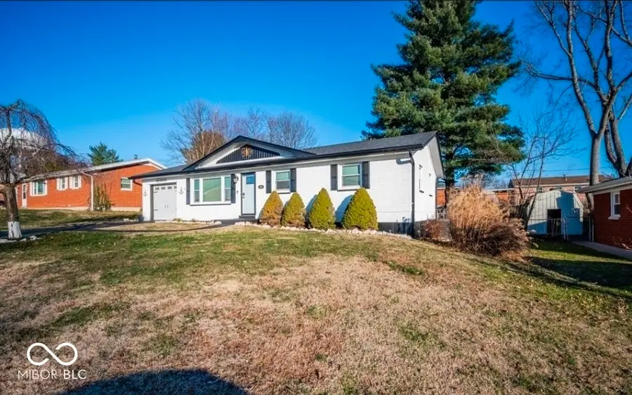 512 Cherokee Drive, New Albany, IN 47150 - #2