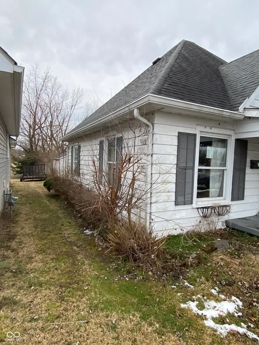 2103 6th Street, Columbus, IN 47201 - #3