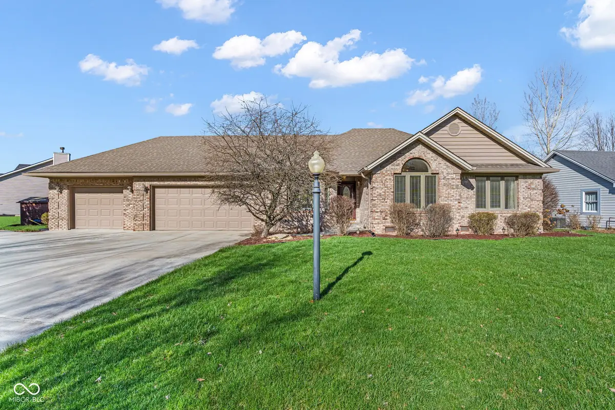 825 Robin Wood Place, Greencastle, IN 46135 - #1