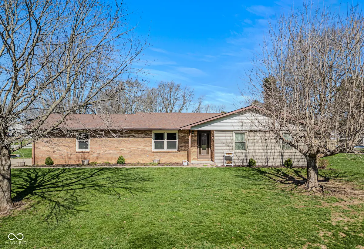 5206 E Homestead Drive, Columbus, IN 47201 - #1