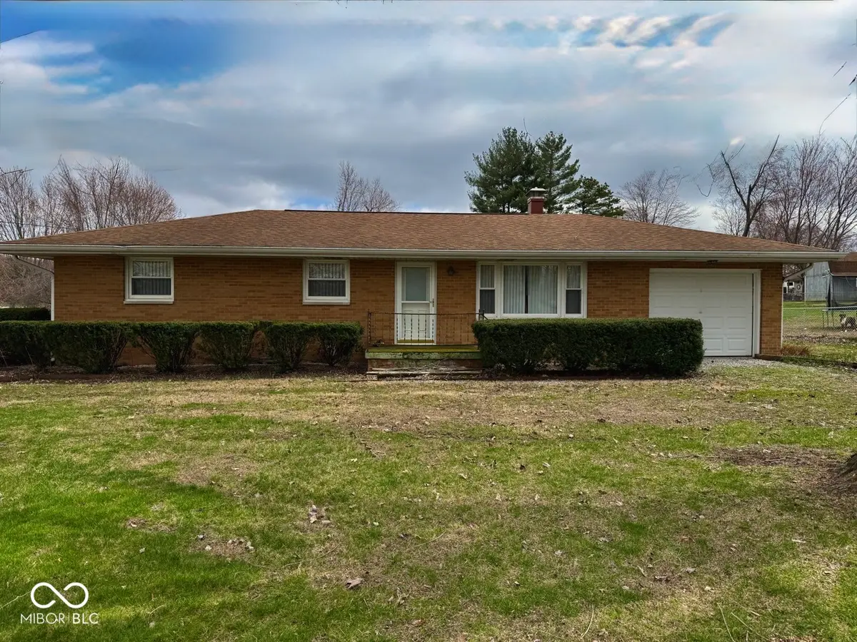 302 S Murphy Avenue, Brazil, IN 47834 - #1