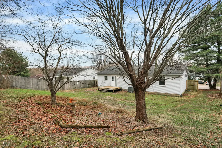 401 W Iroquois Drive, Ellettsville, IN 47429 - #3