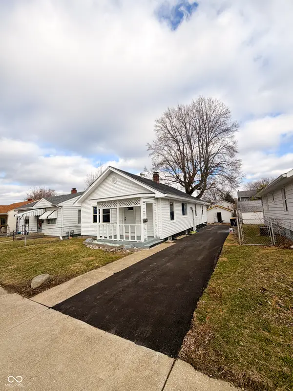 61 N 8th Avenue, Beech Grove, IN 46107