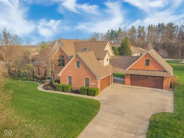 2521 Apple Blossom Lane, Columbus, IN 47201