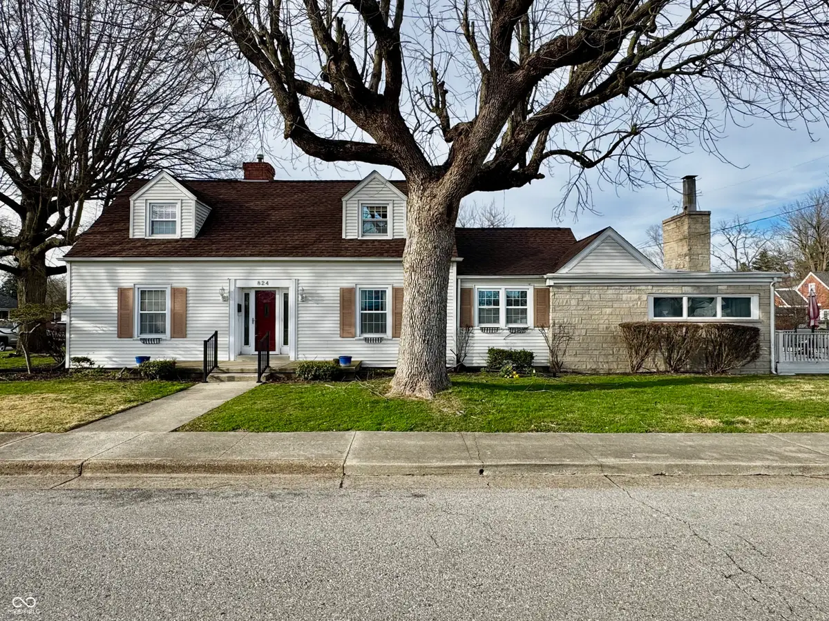 824 W 5th Street, Seymour, IN 47274 - #1