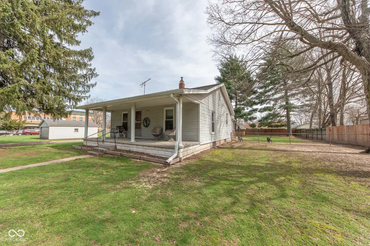 1529 Ravenswood Drive, Columbus, IN 47201 - #1