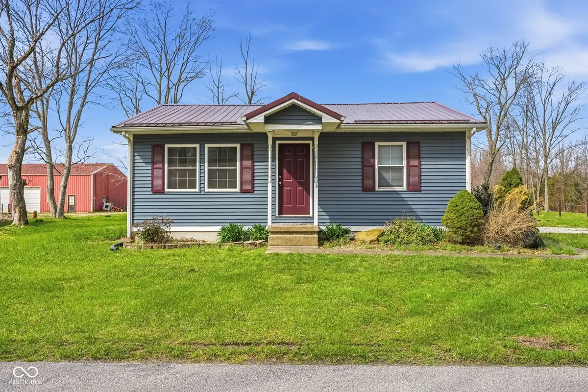 325 S County Road 900 W, Seymour, IN 47274 - #1