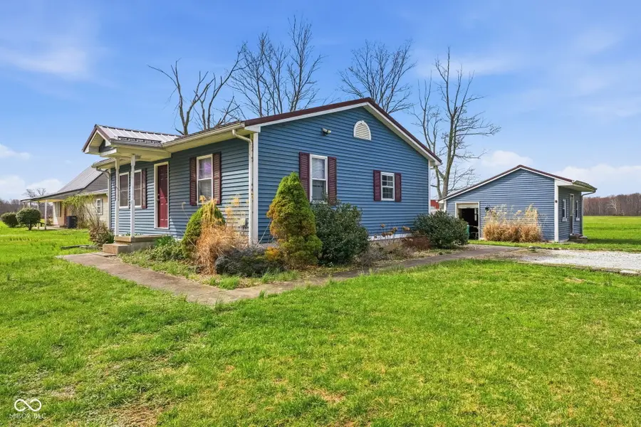 325 S County Road 900 W, Seymour, IN 47274 - #2