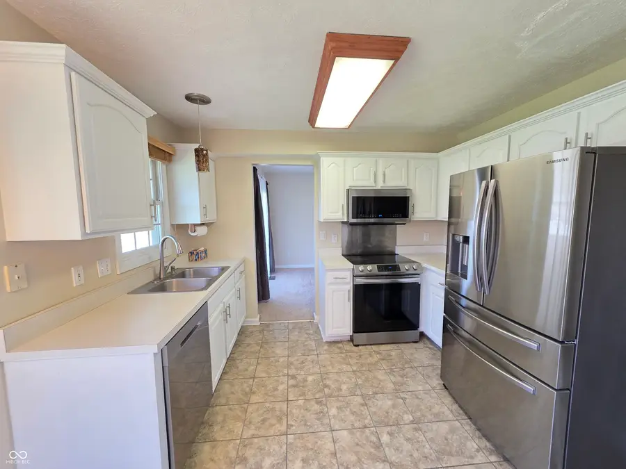 2042 Parkside Drive, Columbus, IN 47203 - #2