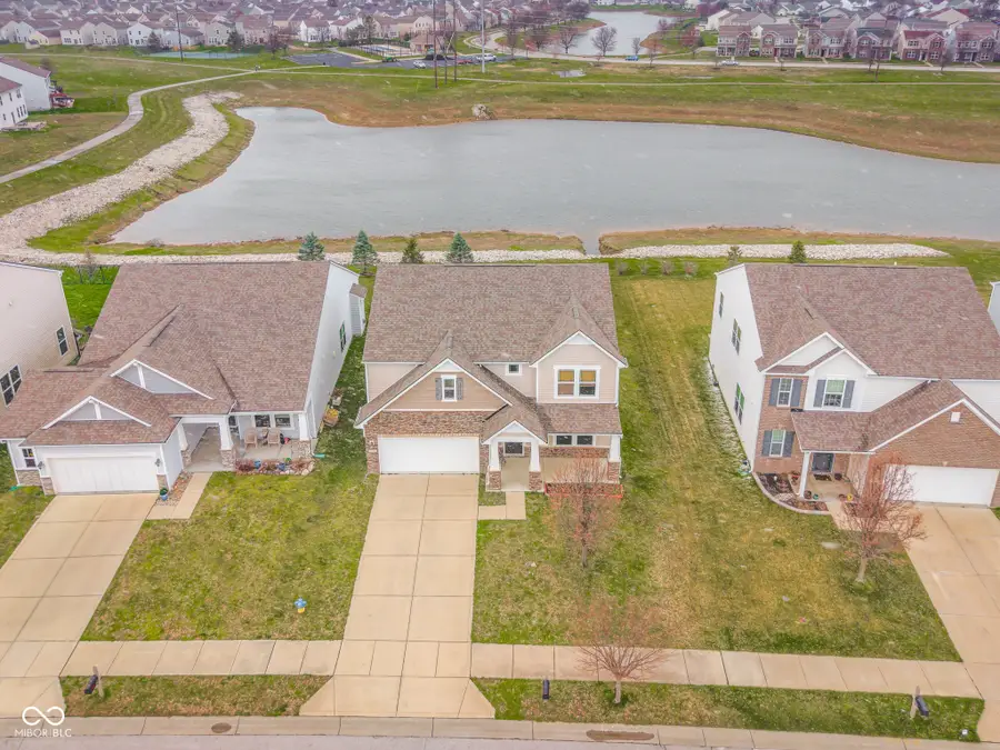 2216 Creek Bank Drive, Columbus, IN 47201 - #2