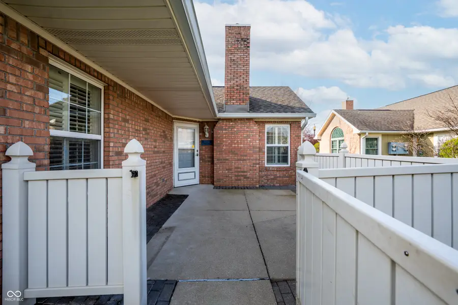 7335 Chapel Villas Lane #B, Indianapolis, IN 46214 - #3