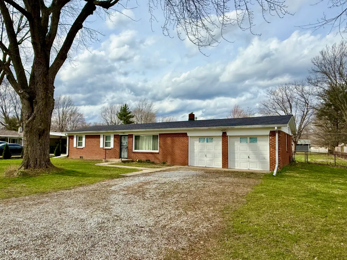 10628 E County Road 100 S, Indianapolis, IN 46231 - #1