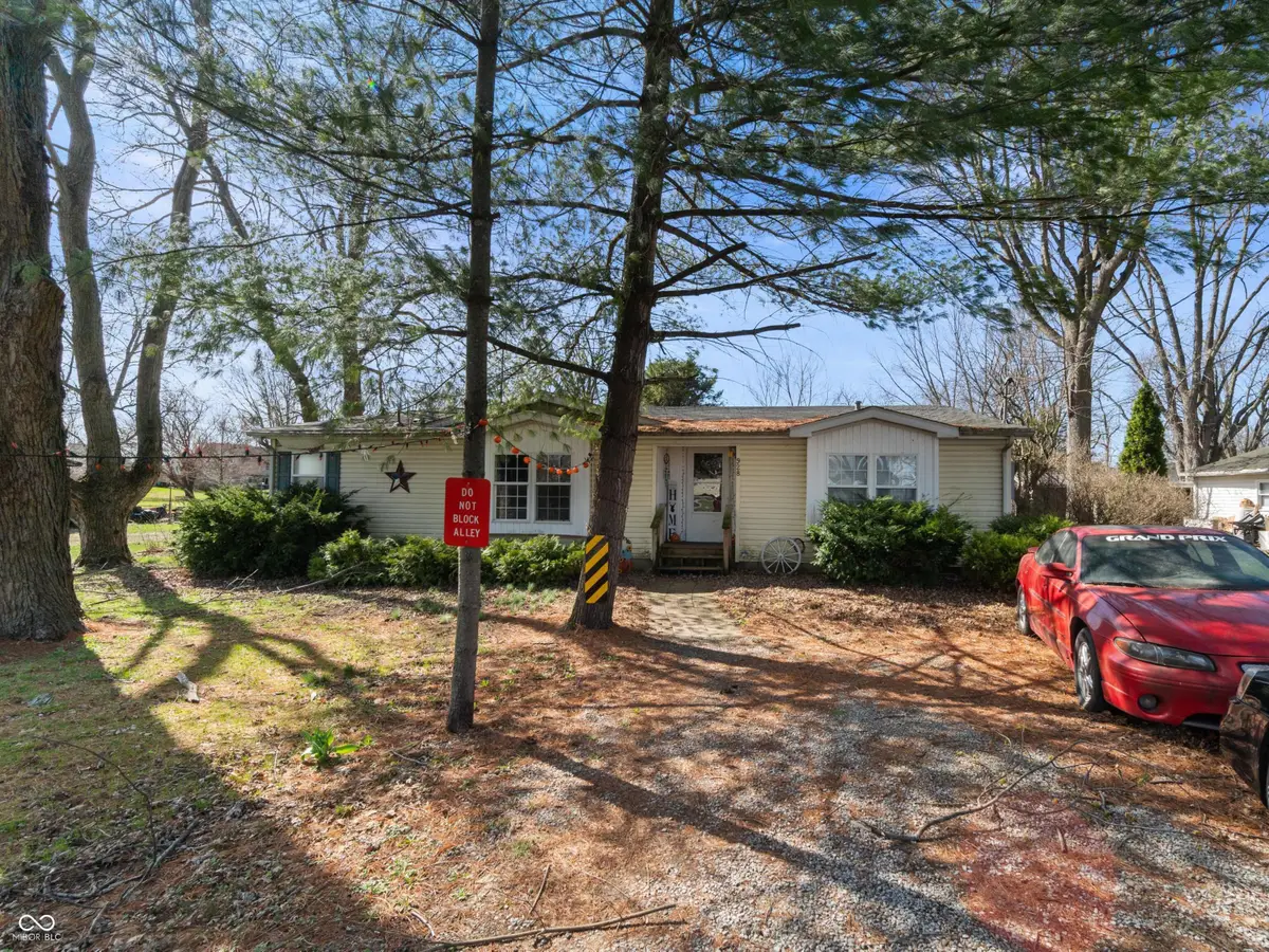 928 S Broadway Street, Pendleton, IN 46064 - #1