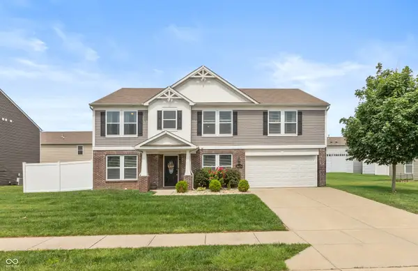 4674 Maplelawn Drive, Columbus, IN 47203