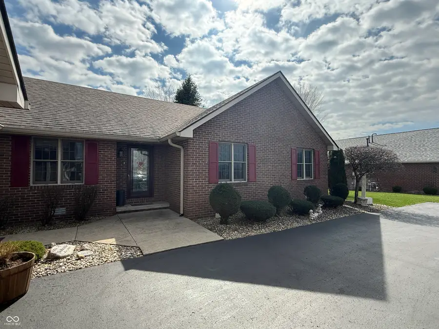 825 E Barachel Lane, Greensburg, IN 47240 - #3