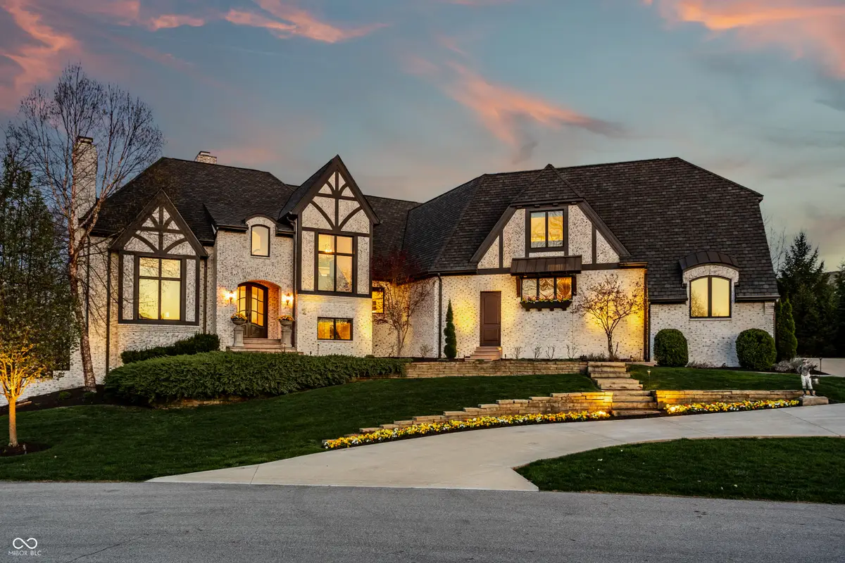 2 Woodard Bluff, Zionsville, IN 46077 - #1