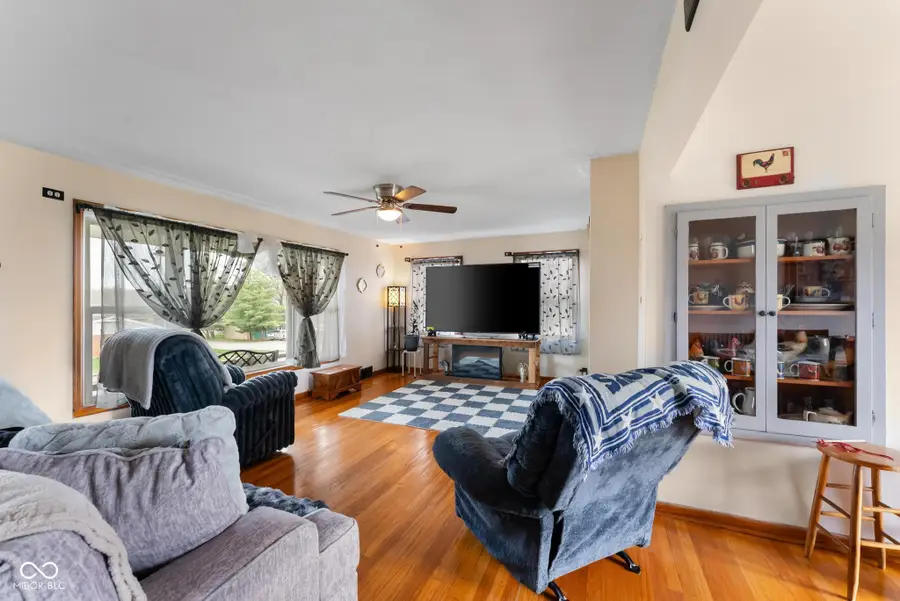 830 S Main Street, Brownstown, IN 47220 - #3