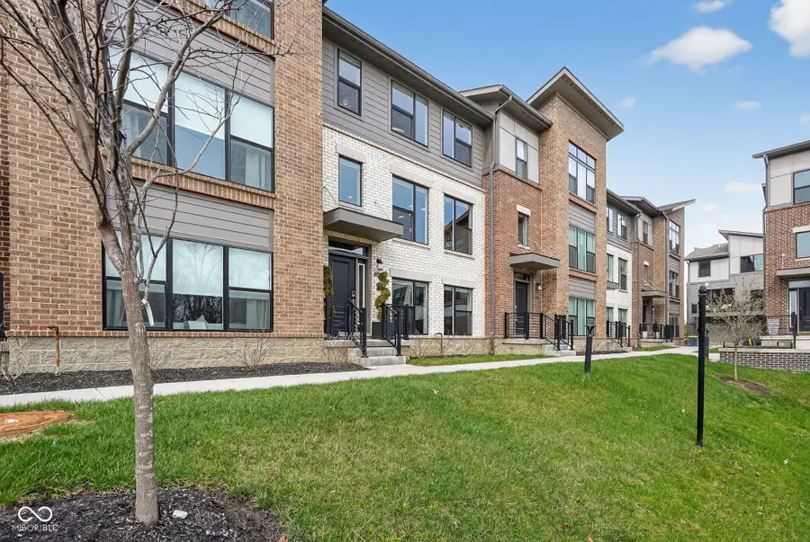 11571 Huffington Street, Carmel, IN 46032 - #2