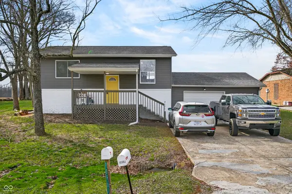 10961 W Hillview Place, Columbus, IN 47201