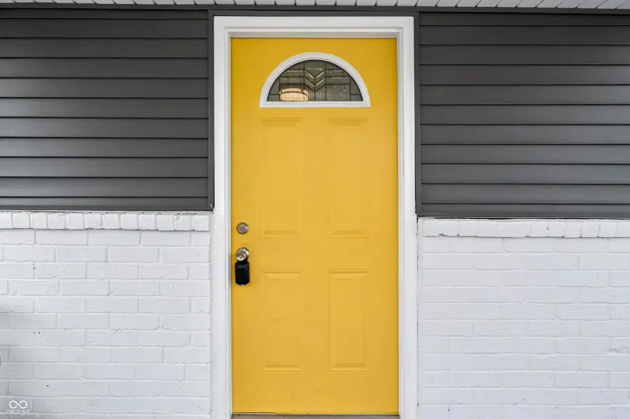 10961 W Hillview Place, Columbus, IN 47201 - #2