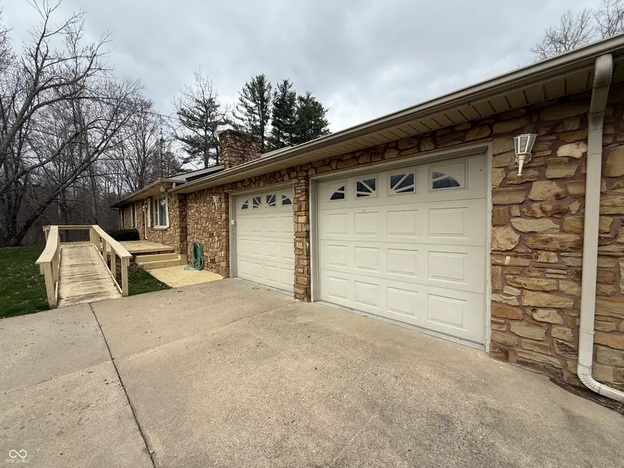 8020 W Deaver Road, Columbus, IN 47201 - #3