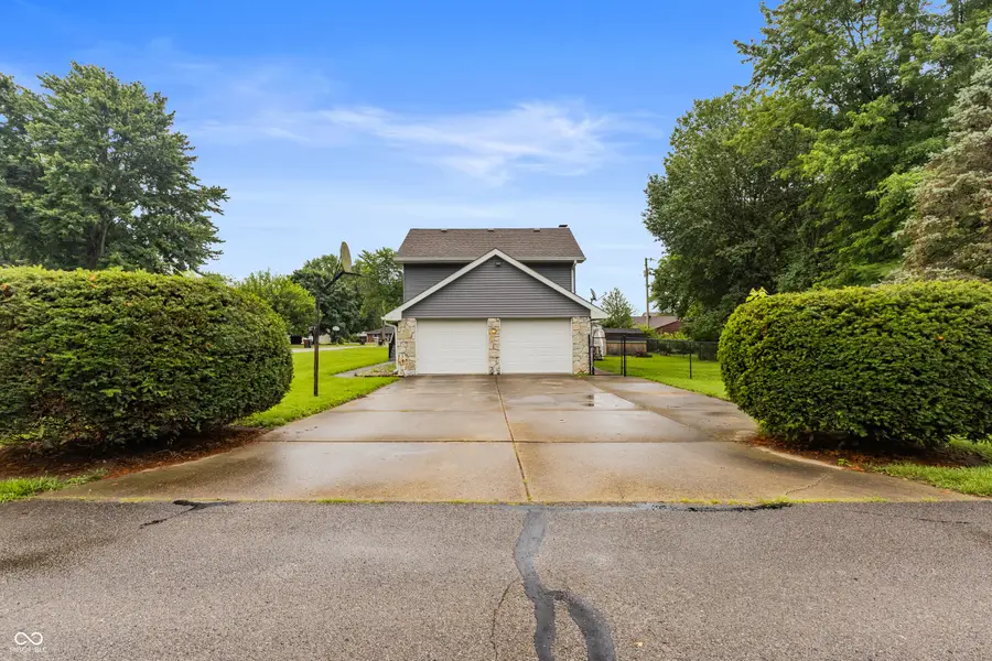 2361 W Brookdale Drive, Columbus, IN 47201 - #3