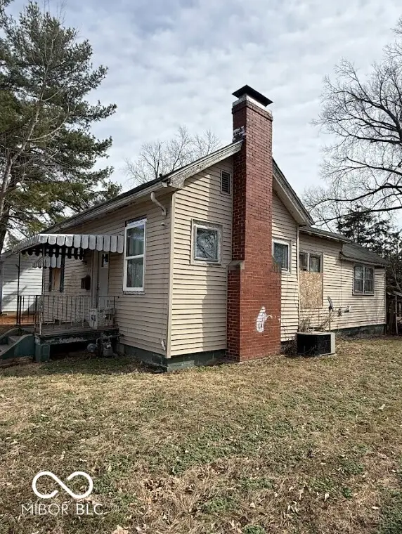 817 N 11th Street, Vincennes, IN 47591 - #2