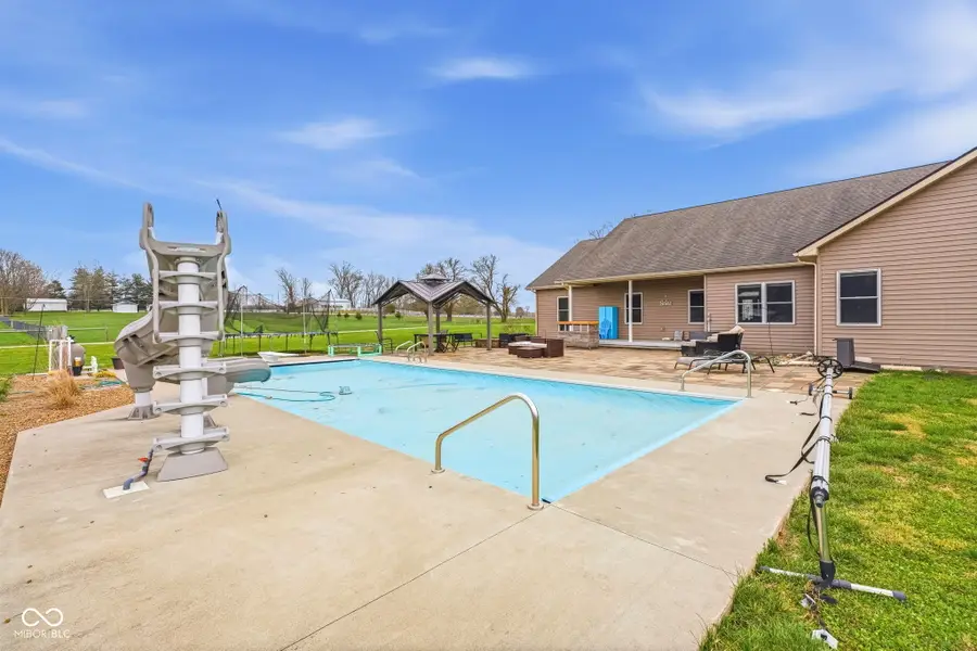 16310 E Main Street, Columbus, IN 47203 - #2