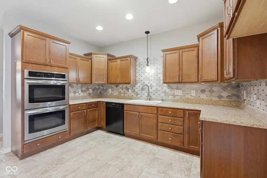 16310 E Main Street, Columbus, IN 47203 - #3