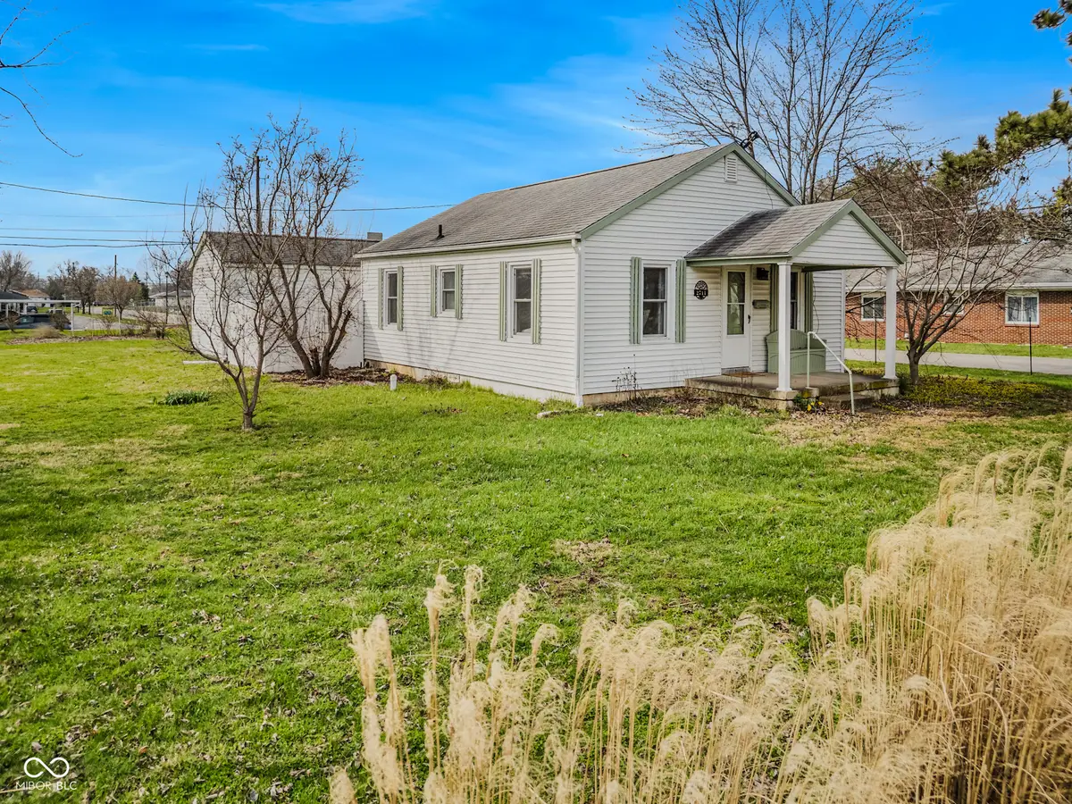 2711 22nd Street, Columbus, IN 47201 - #1