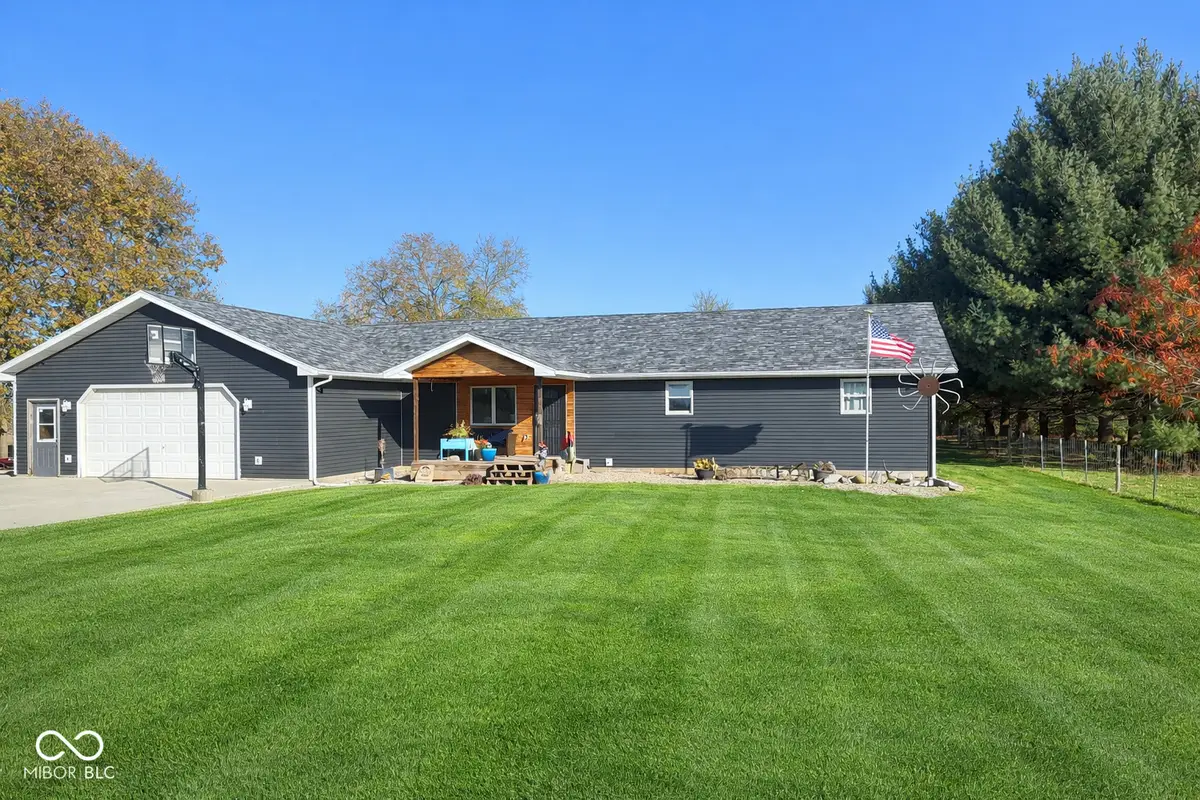 908 S Division Street, Cayuga, IN 47928 - #1