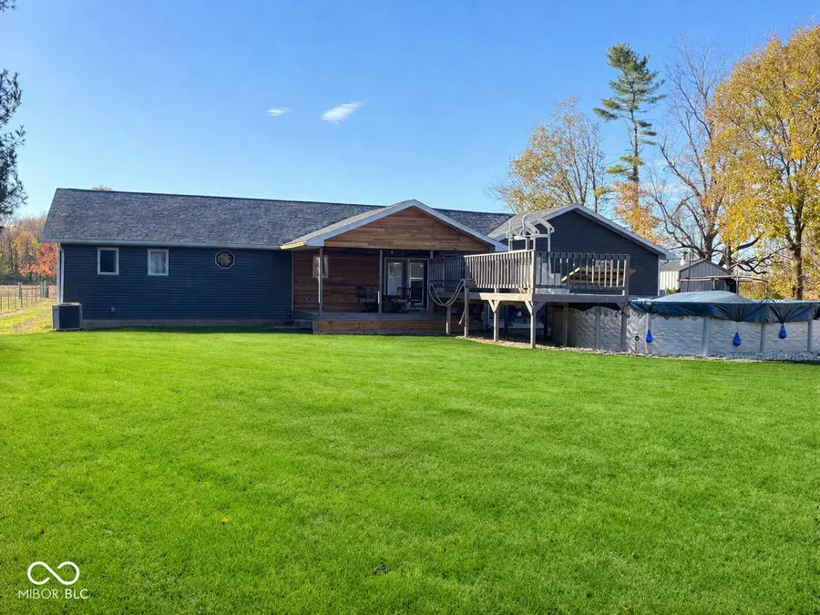 908 S Division Street, Cayuga, IN 47928 - #3