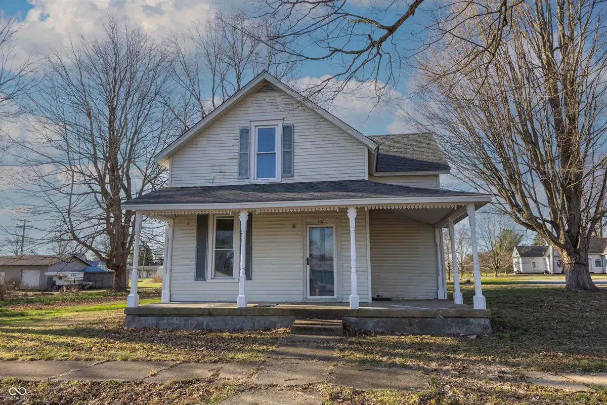 107 W Garfield Street, Waynetown, IN 47990 - #1