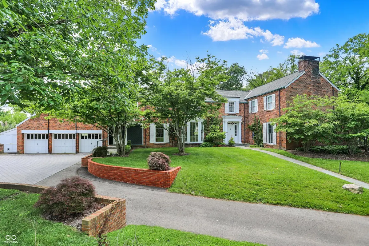 2505 Riverside Drive, Columbus, IN 47201 - #1