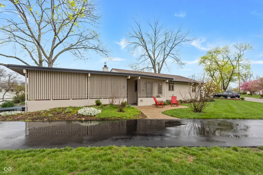 301 Flatrock Drive, Columbus, IN 47201 - #3
