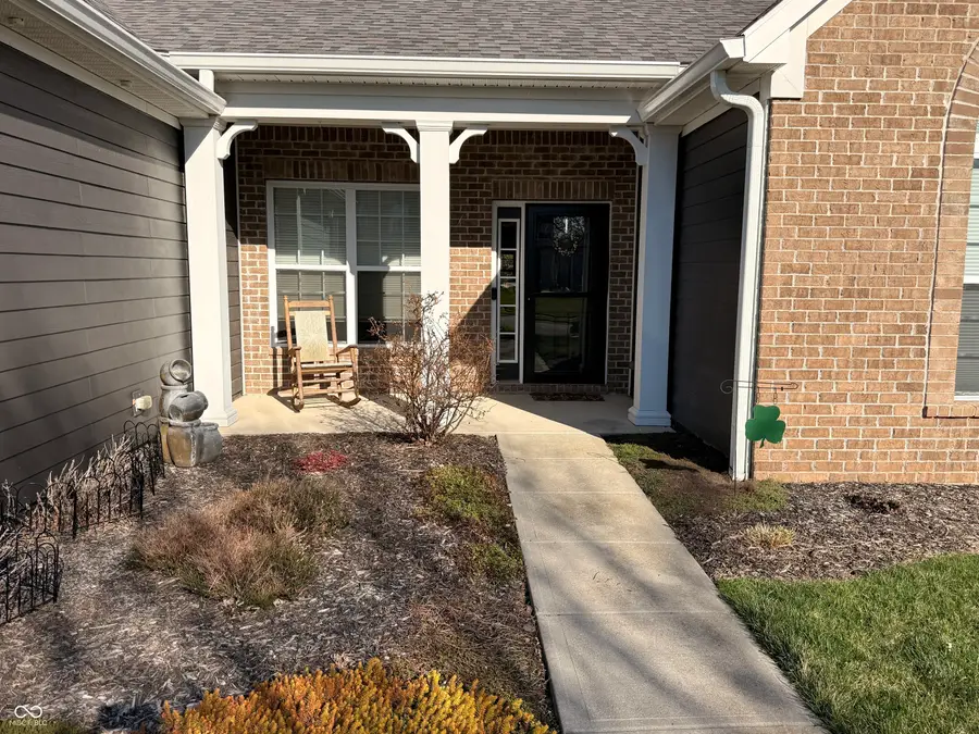 299 Entrance Hall View, Greenwood, IN 46142 - #3