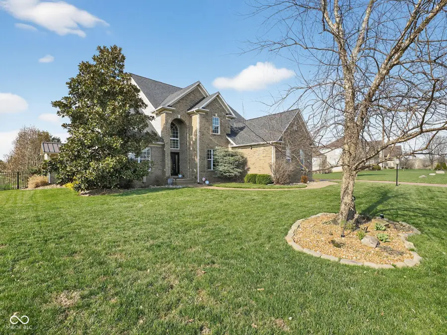 5688 Victoria Bluffs Drive, Newburgh, IN 47630 - #2