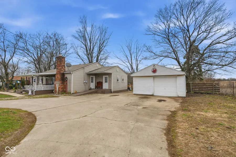 8621 S Cr 800 W, Daleville, IN 47334 - #2