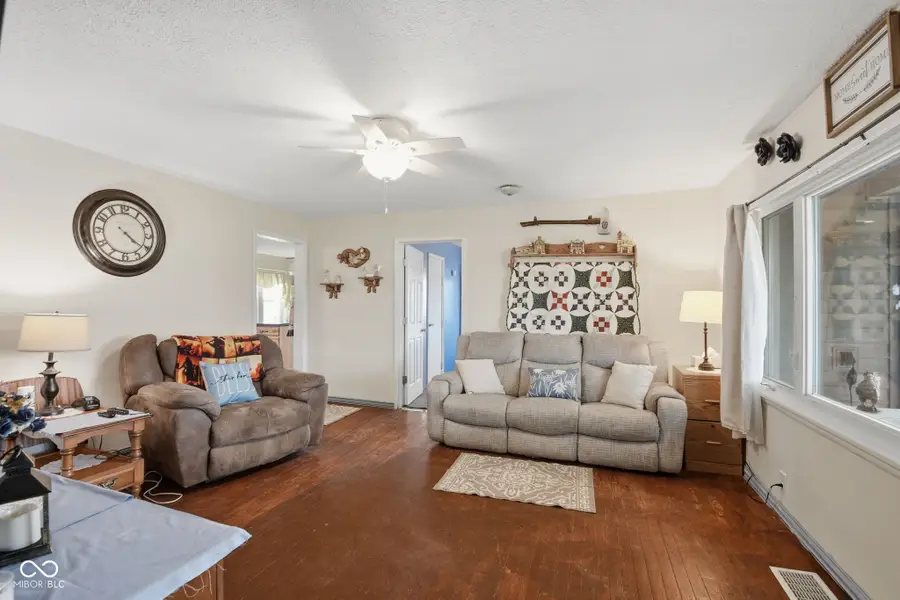 8621 S Cr 800 W, Daleville, IN 47334 - #3